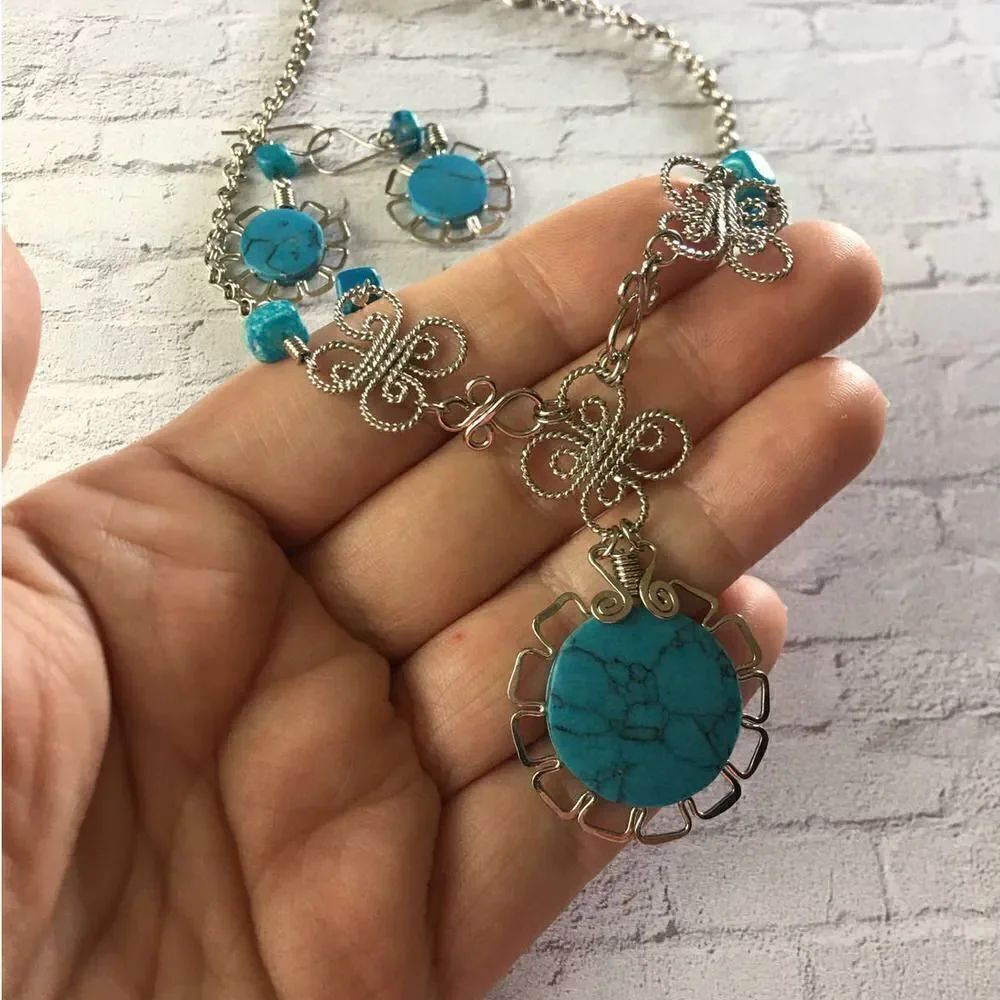 Peruvian Stone Necklace Set - Picture 4 of 4